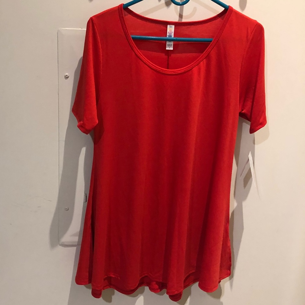 NWT Lularoe Perfect T